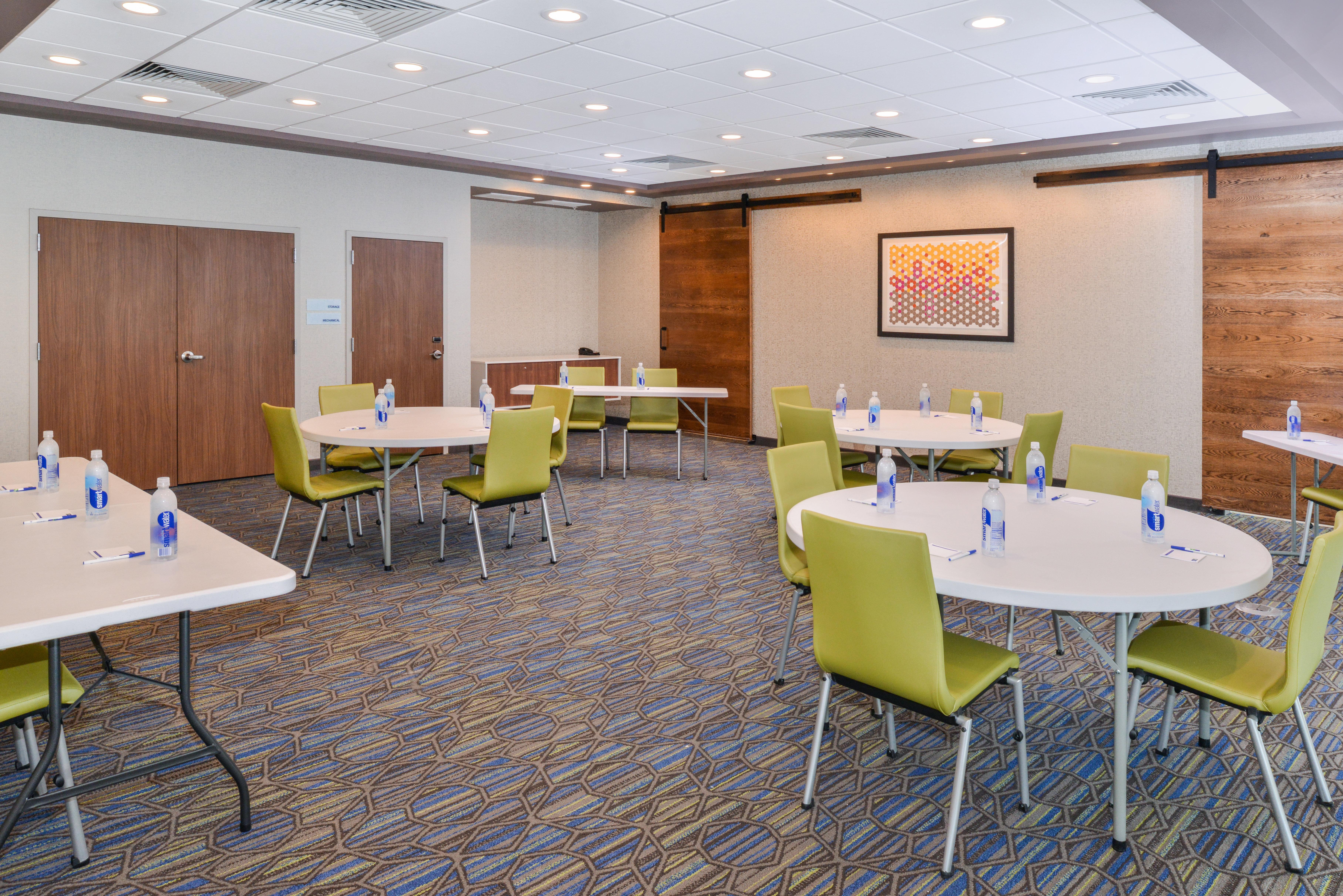 Holiday Inn Express & Suites - Ogallala By Ihg Esterno foto
